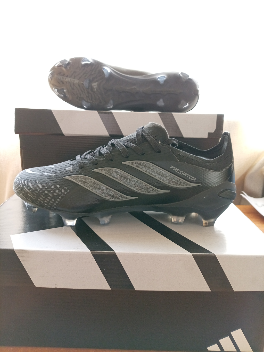 PREDATOR 26 BLACK OUT